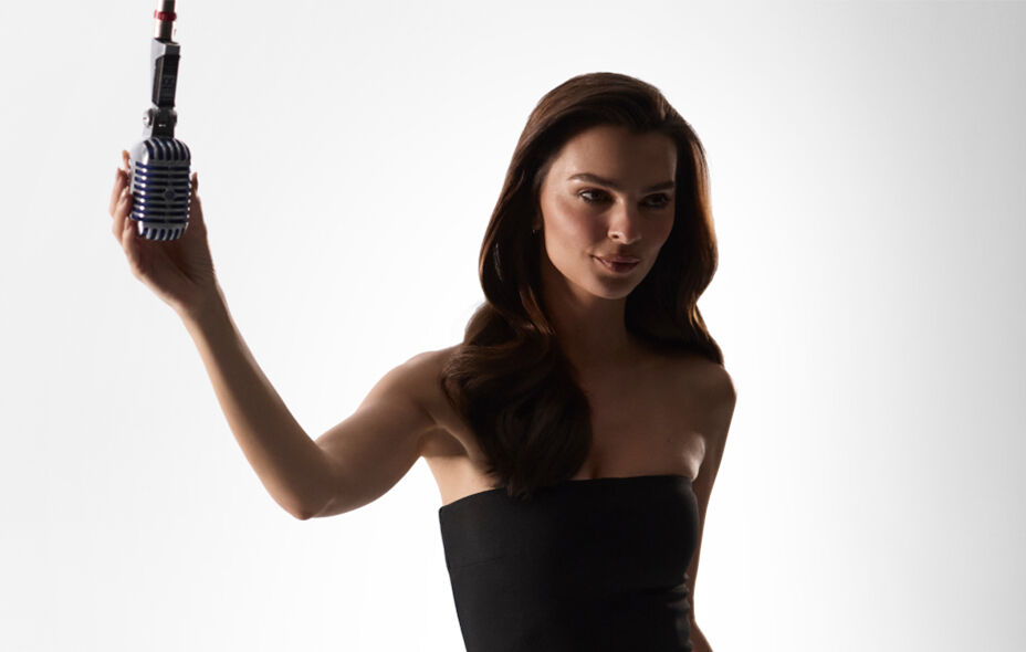 Emily Ratajkowski embajadora de kerastase
