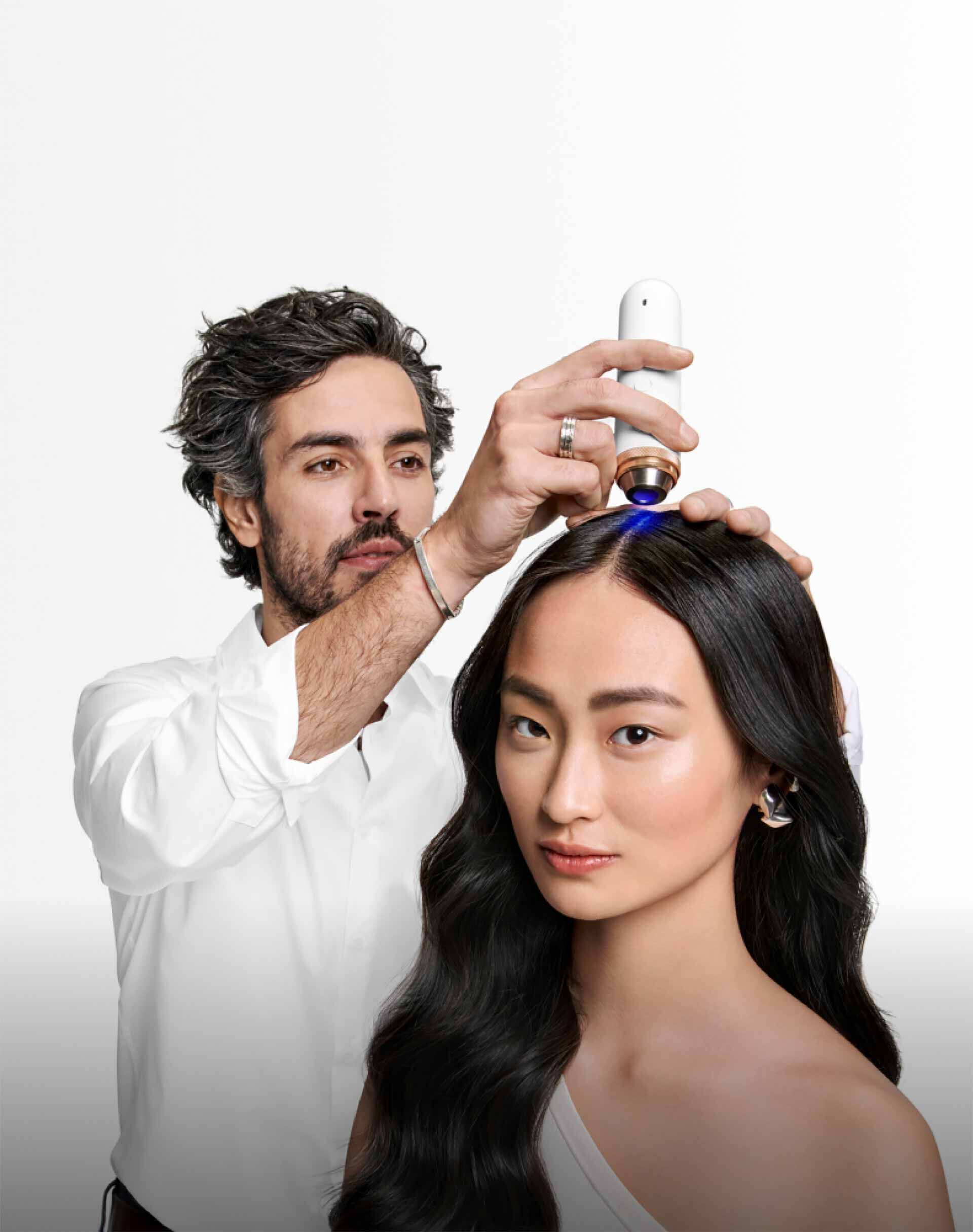 Hovig K-Scan en salon sobre modelo