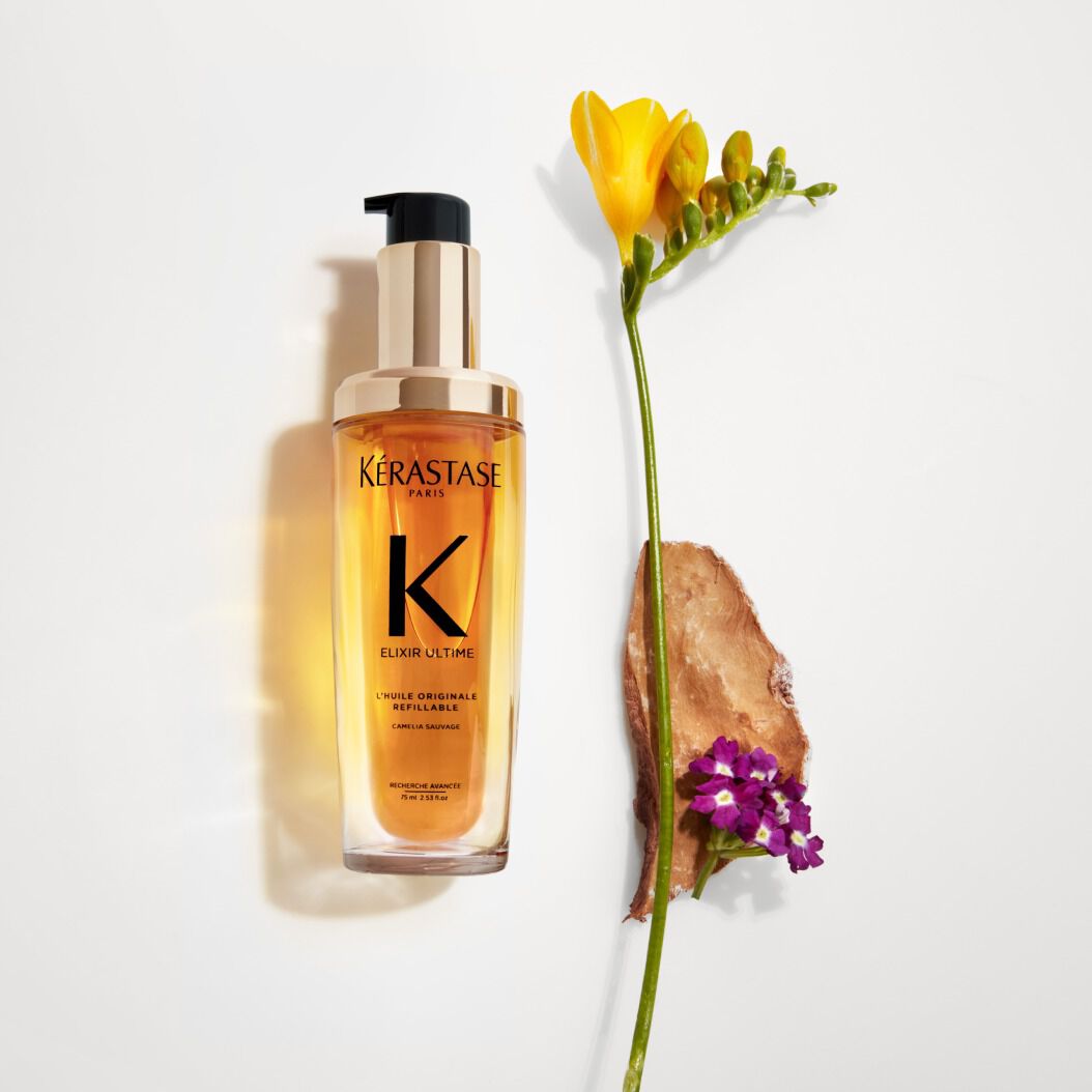El nuevo Elixir Ultime recargable -y sus aceites de camelia silvestre y francesa- proporciona un brillo y una suavidad duraderos con un acabado ligero y una fragancia sublime.
