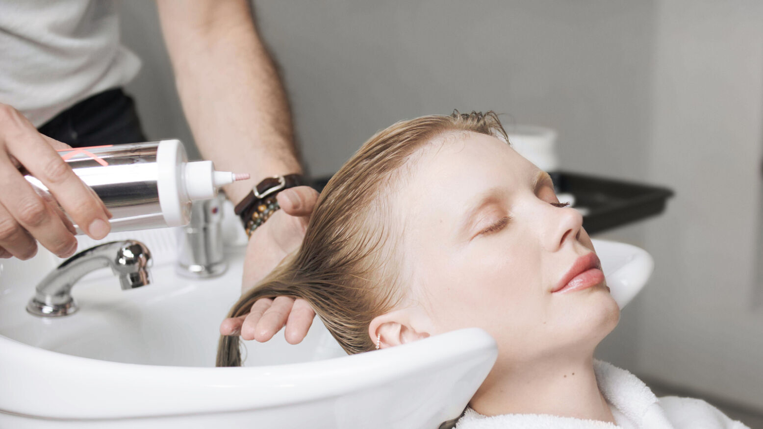 Rutina exclusiva de salón Kérastase Première para reparar el cabello dañado